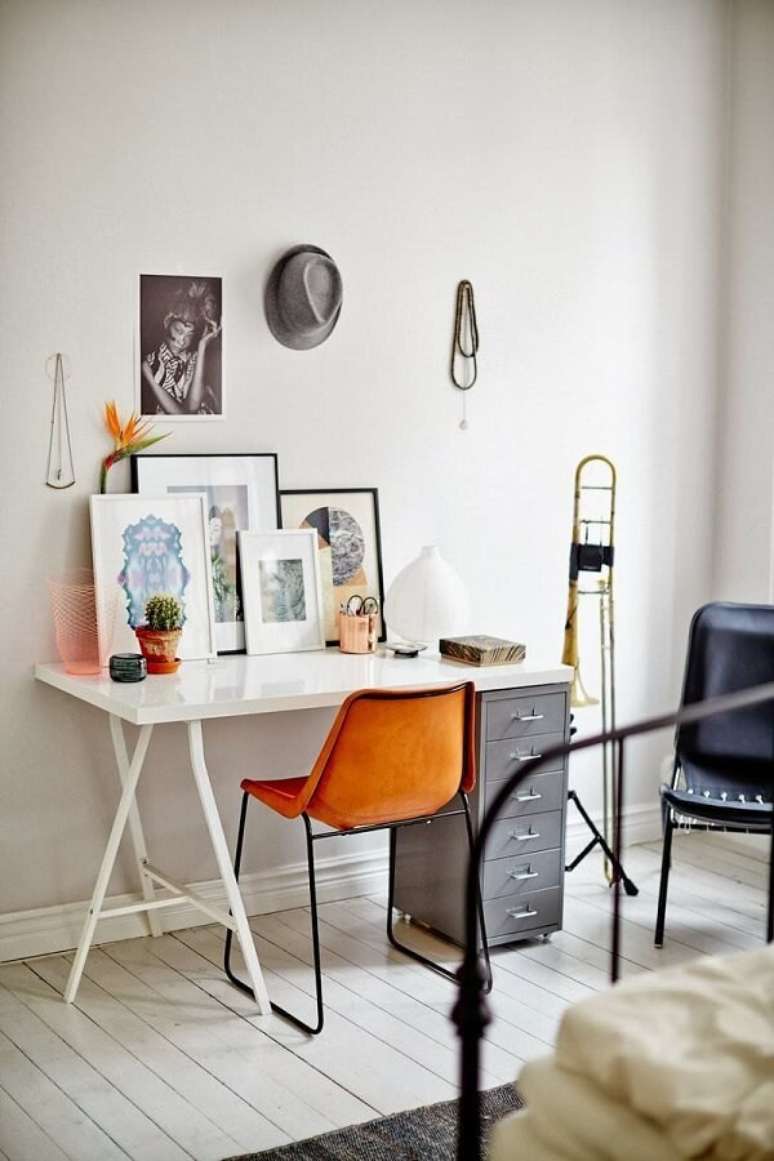 43. Modelos de cadeiras para para home office com decora&ccedil;&atilde;o simples &ndash; Foto: Bel Decor