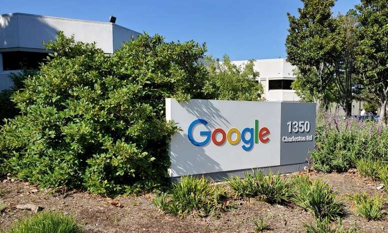 Placa retratada em um escritório do Google perto da sede da empresa em Mountain View, Califórnia
Placa fora do escritório 08/05/2019  
REUTERS/Paresh Dave
