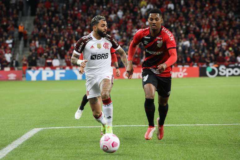 Flamengo on X: FIM DE JOGO NA ARENA! O Flamengo empata com o