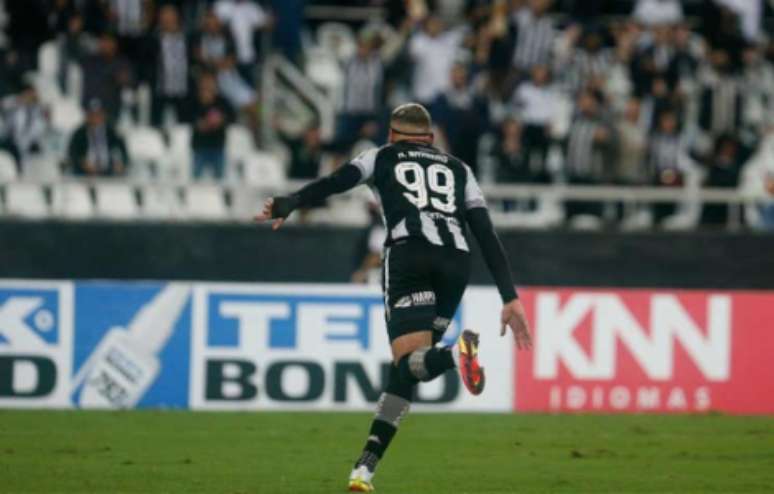 Botafogo venceu o Brusque na Série B (Foto: Vítor Silva / Botafogo)