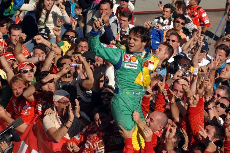 Felipe Massa celebra vitória em Interlagos 