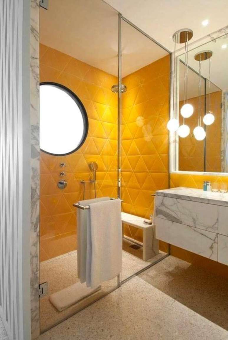 52. Azulejo 3D amarelo para banheiro retro e bancada de mármore – Foto Hardecor