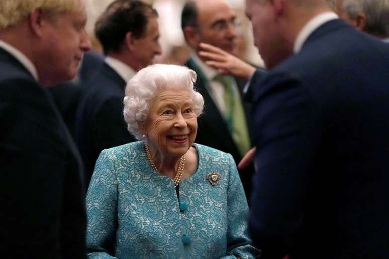 Rainha britânica Elizabeth durante recepção no Castelo de Windsor
19/10/2021 Alastair Grant/Pool via REUTERS
