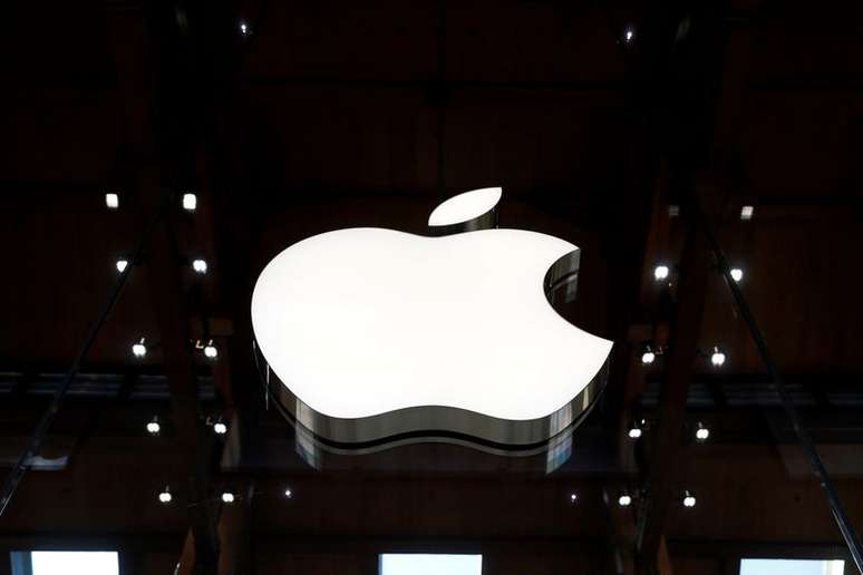 Logotipo da Apple em uma loja em Paris, França
17/09/2021
REUTERS/Gonzalo Fuentes