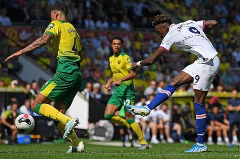 Chelsea e Norwich enfrentam-se Premier League (Foto: Reprodução/Twitter)