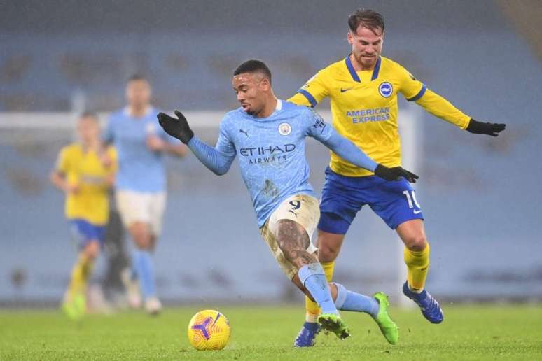 Brighton e Manchester City enfrentam-se neste sábado (Foto: LAURENCE GRIFFITHS / POOL / AFP)