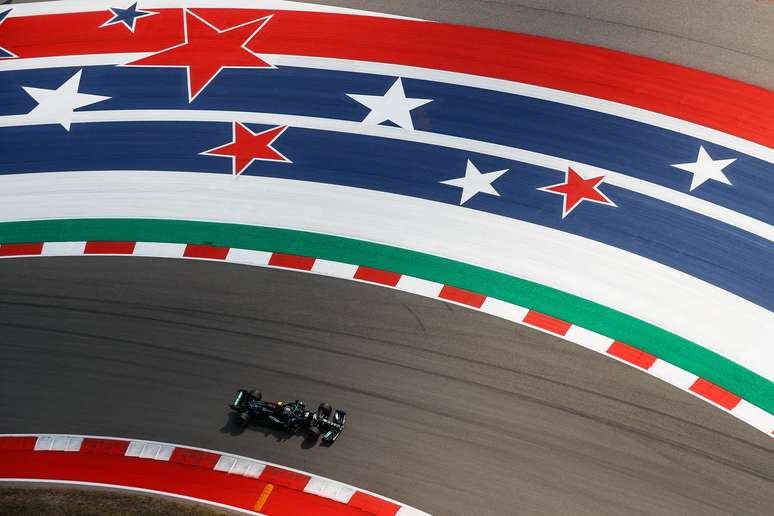 Valtteri Bottas em ação nesta sexta-feira no Circuito das Américas 