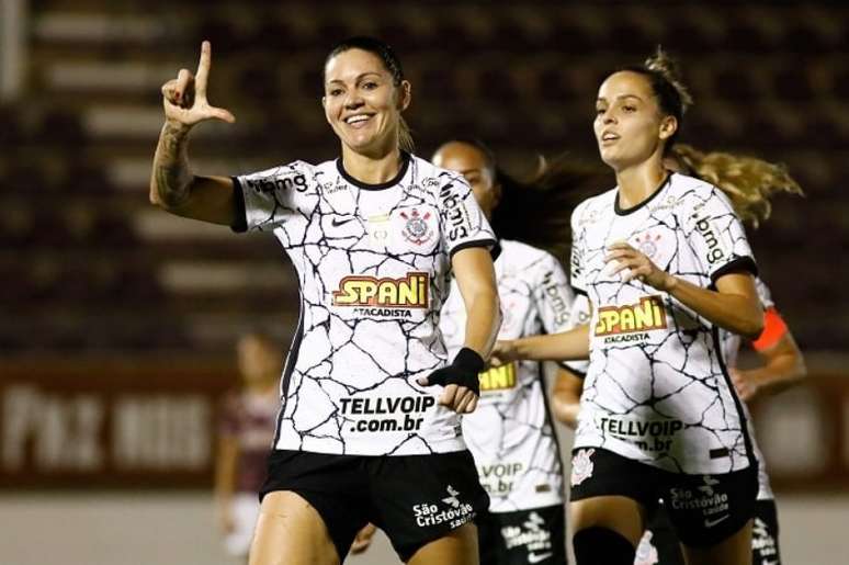 Gabi Zanotti comemora gol na vitória corintiana no jogo de ida da semifinal (Foto: Rodrigo Gazzanel/Ag. Corinthians)