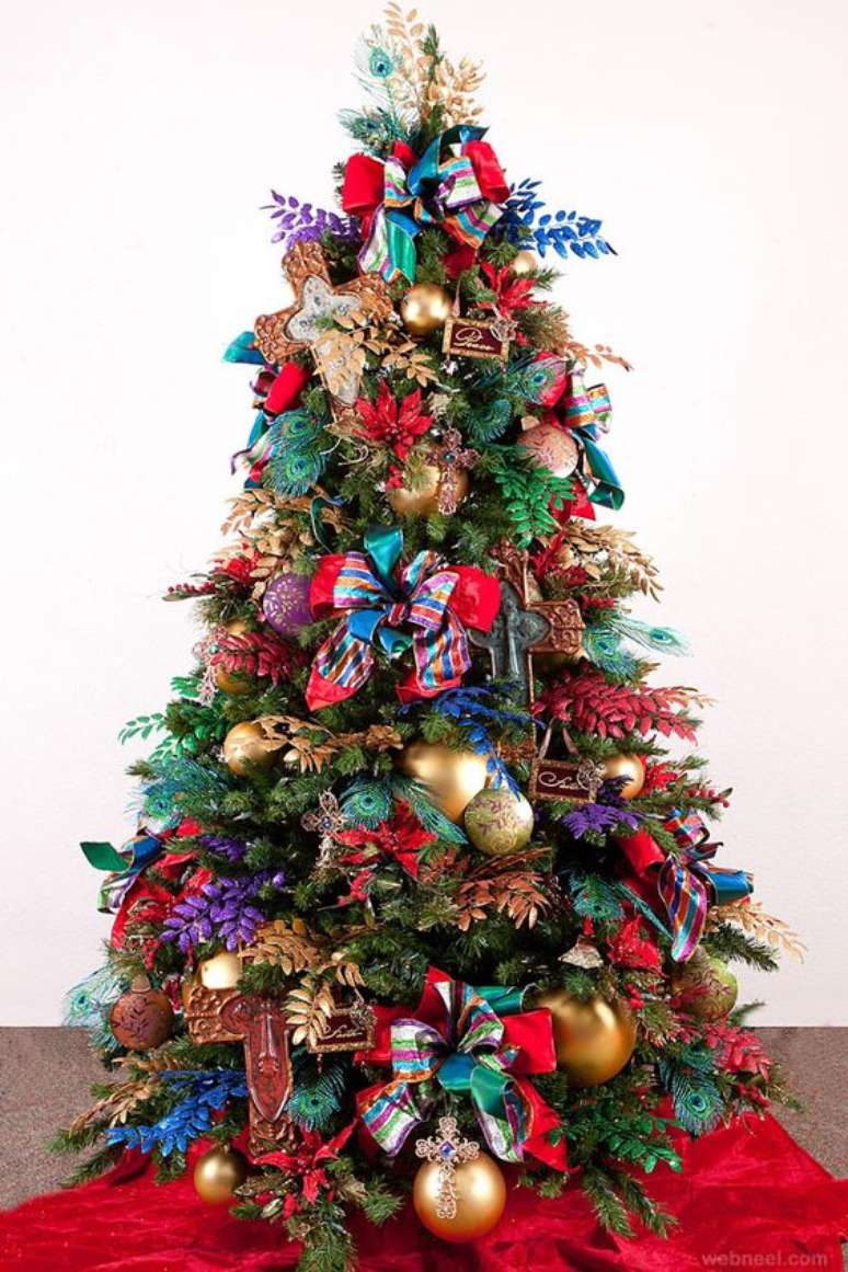 26. Laços coloridos para árvore de natal – Foto Webneel Design Inspiration