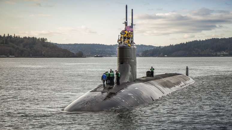 O casal teria supostamente tentado vender segredos sobre submarinos nucleares dos EUA a um governo estrangeiro
