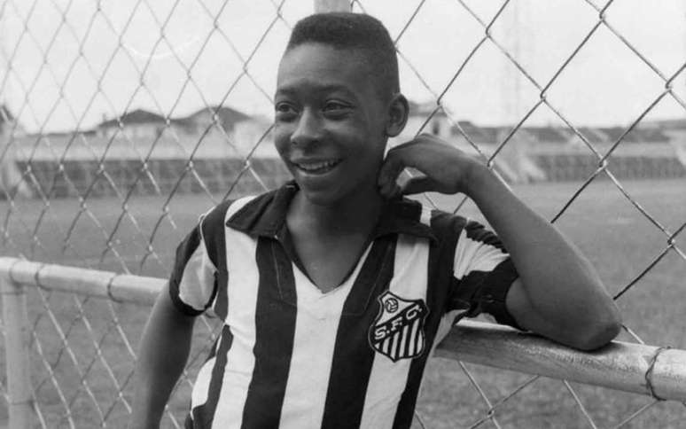 'Esse menino vai ser o maior jogador de futebol do mundo', disse Waldemar de Britto ao apresentar Pelé no Santos (Reprodução