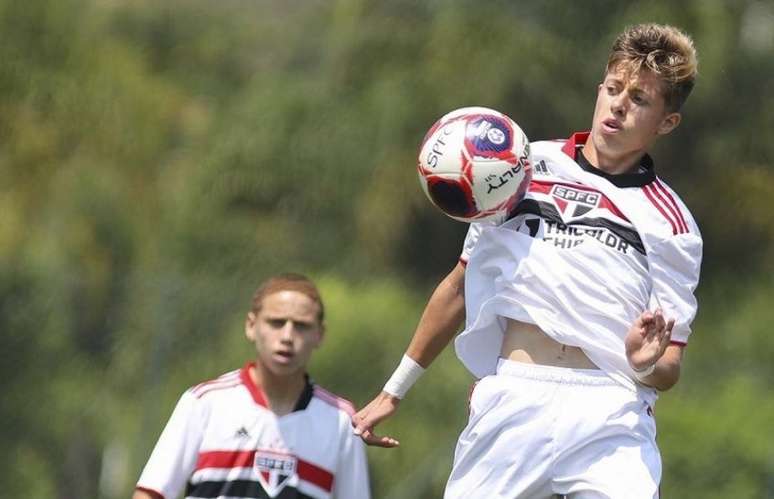 São Paulo se classificou nas categorias sub-15 e sub-17 (Foto: Anderson Rodrigues/Saopaulofc.net)