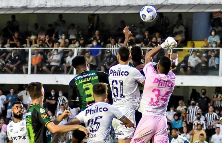 Santos tropeça no América-MG e se complica no Brasileirão (Foto: Jota Erre/Photo Premium/LancePress!)