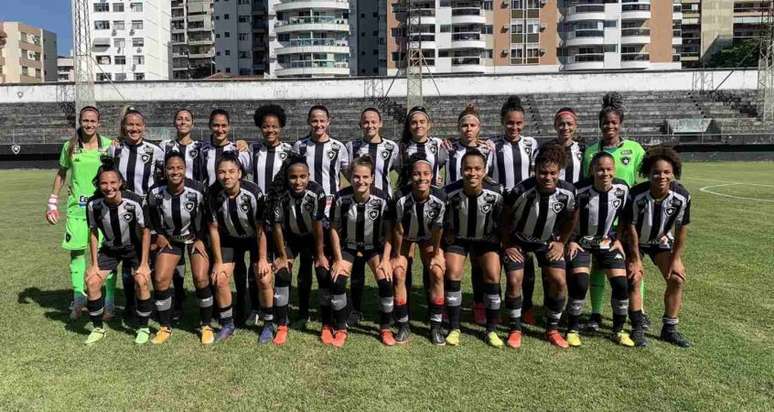 Botafogo em ação contra o Vasco pelo Carioca Feminino (Foto: Divulgação/Botafogo)