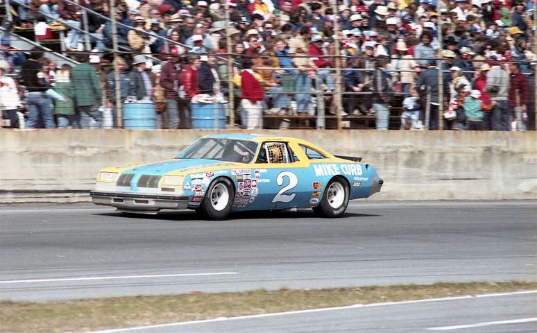 Dale Earnhardt conquistou seu primeiro título em 1980