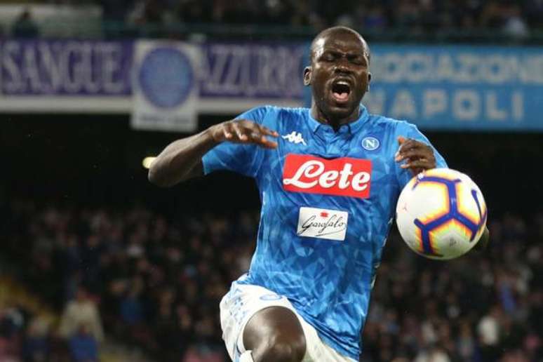 Kalidou Koulibaly, do Napoli, durante um jogo contra o Genoa