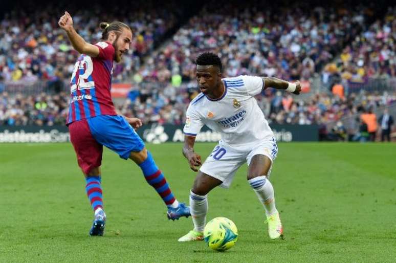 Vinícius Júnior foi um dos protagonistas do clássico entre Real Madrid e Barcelona (Foto: Josep LAGO / AFP)