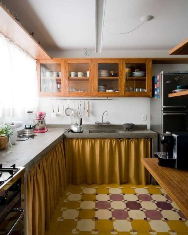 18. Cuba de cozinha com armário de vidro e madeira – Foto Superlimão
