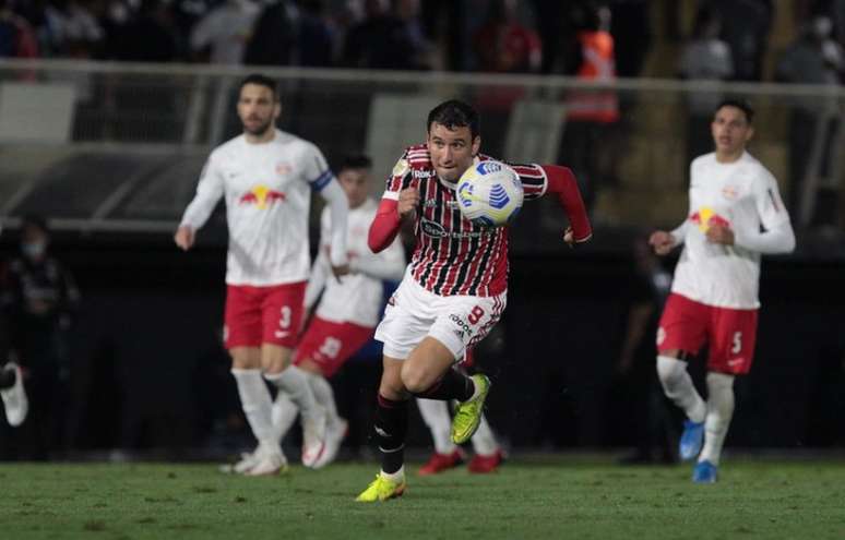Pablo perdeu 'gol feito' contra o Red Bul Bragantino (Foto: Rubens Chiri / saopaulofc.net)