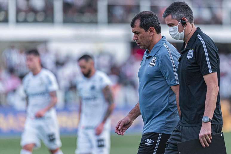 Fabio Carille durante jogo entre Santos e América Mineiro