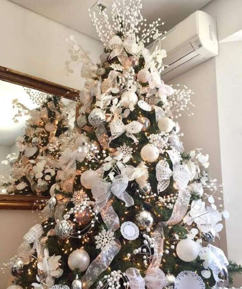 árvore de natal- branco e prata  Arvore de natal, Decoração de