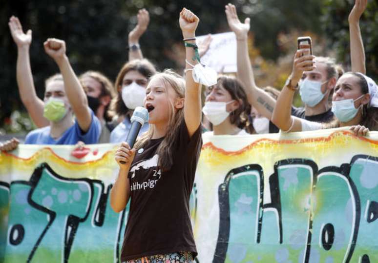 Greta Thunberg lidera ato do movimento Fridays for Future em Milão, em 1º de outubro