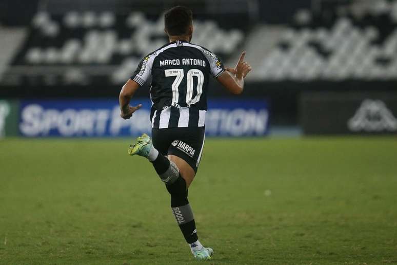 Marco Antônio em ação pelo Botafogo (Foto: Vítor Silva/Botafogo)