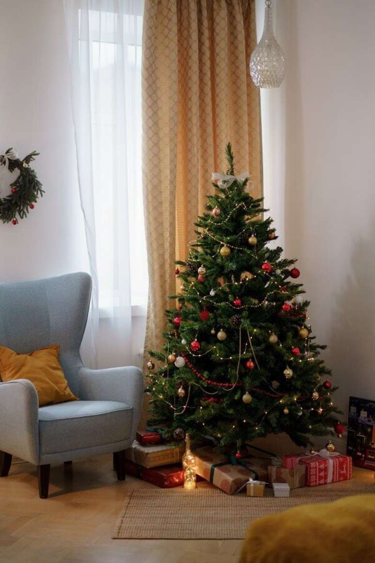 45. Como montar &aacute;rvore de Natal pequena para decora&ccedil;&atilde;o de sala de estar &ndash; Foto: Pexels
