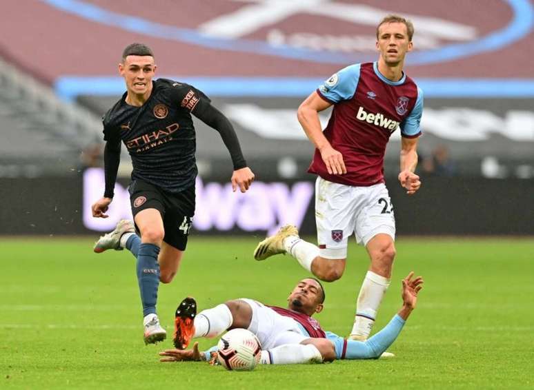 Manchester City tenta o pentacampeonato consecutivo da Copa da Liga Inglesa (Foto: JUSTIN TALLIS / POOL / AFP)