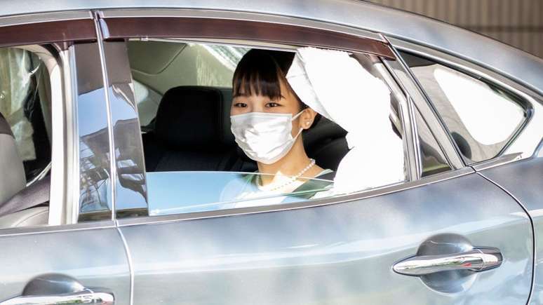 Princesa Mako deixou resid&ecirc;ncia real na manh&atilde; desta ter&ccedil;a-feira