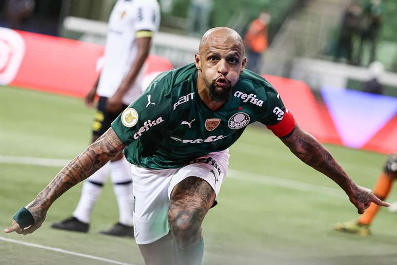 Felipe Melo fez o gol da virada do Palmeiras contra o Sport