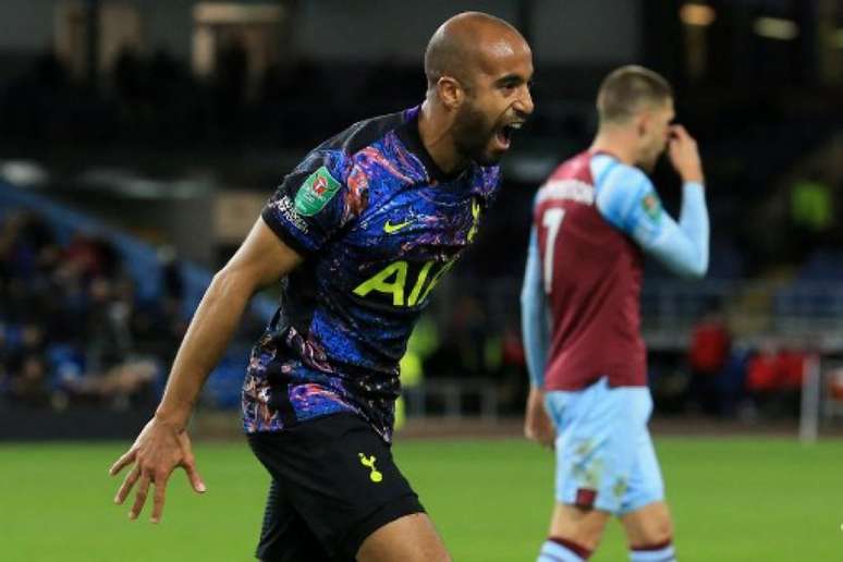 Lucas Moura marcou o gol da vitória do Tottenham (Foto:LINDSEY PARNABY / AFP)