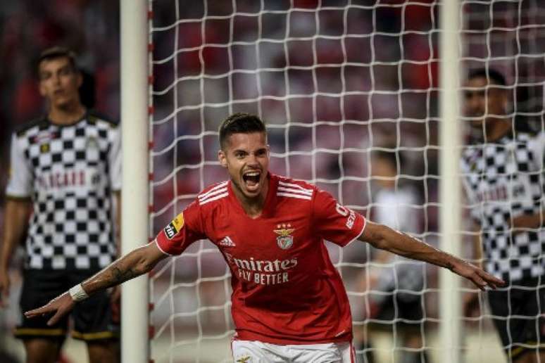 Benfica venceu por 3 a 2 (Foto: PATRICIA DE MELO MOREIRA / AFP)