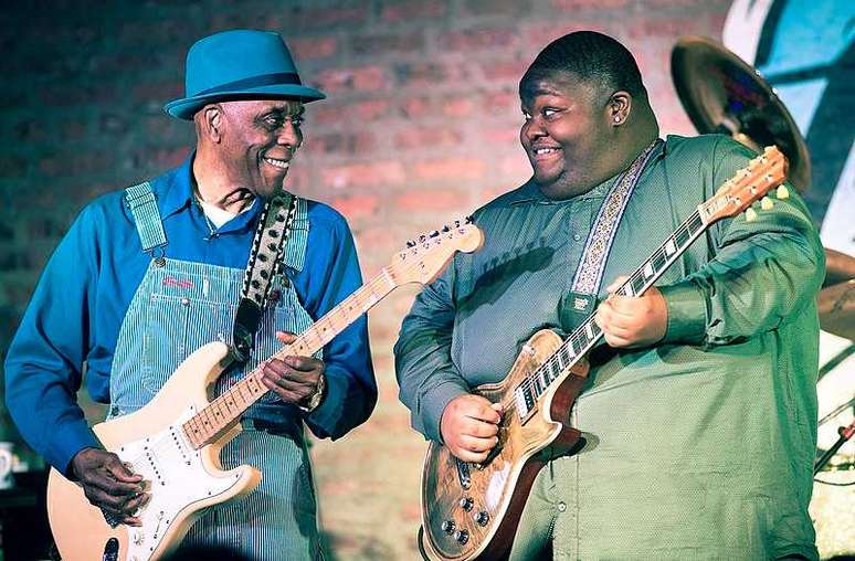 Buddy Guy e Christone "Kingfish" Ingram, ícones em seus estilos de blues