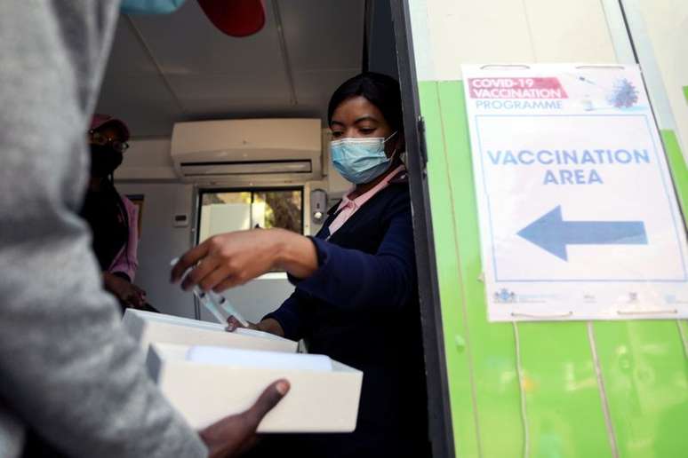 Local de vacinação contra a Covid-19 em Johanesburgo
20/08/2021
REUTERS/ Sumaya Hisham