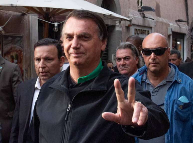 Bolsonaro passeia pelo centro de Roma, cidade que recebe cúpula do G20