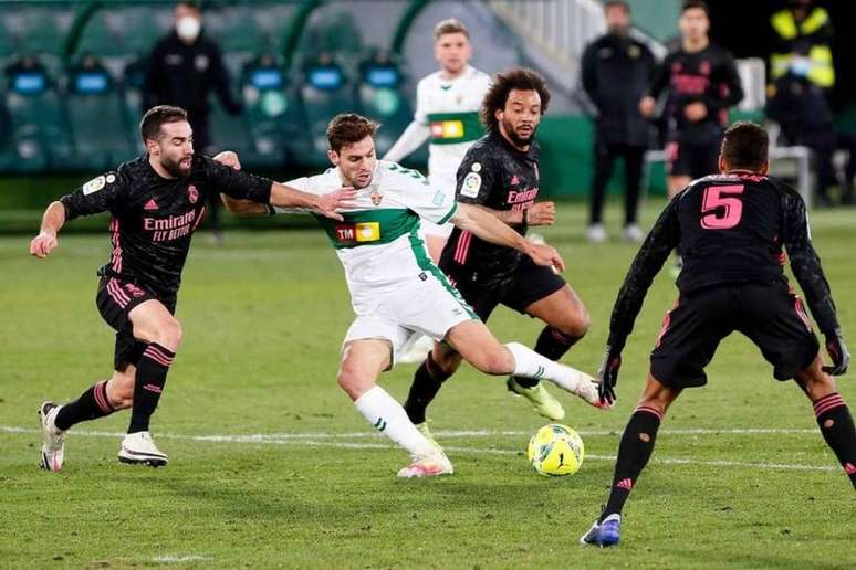 Elche e Real Madrid empataram em 1 a 1 em dezembro de 2020 (Foto: JOSE JORDAN / AFP)