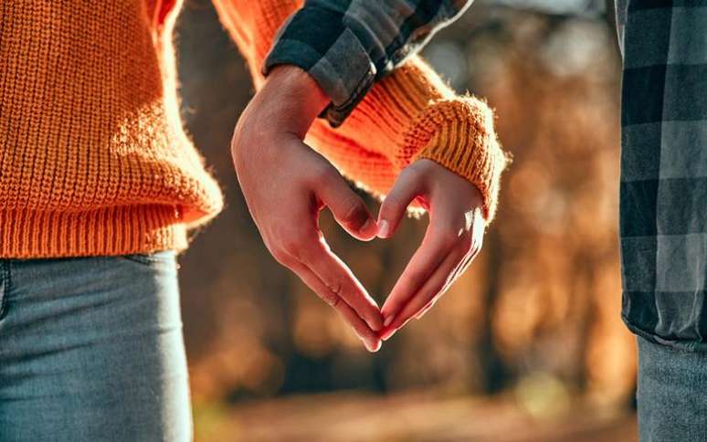Abra os seus caminhos no amor e renove o astral no romance - Shutterstock.