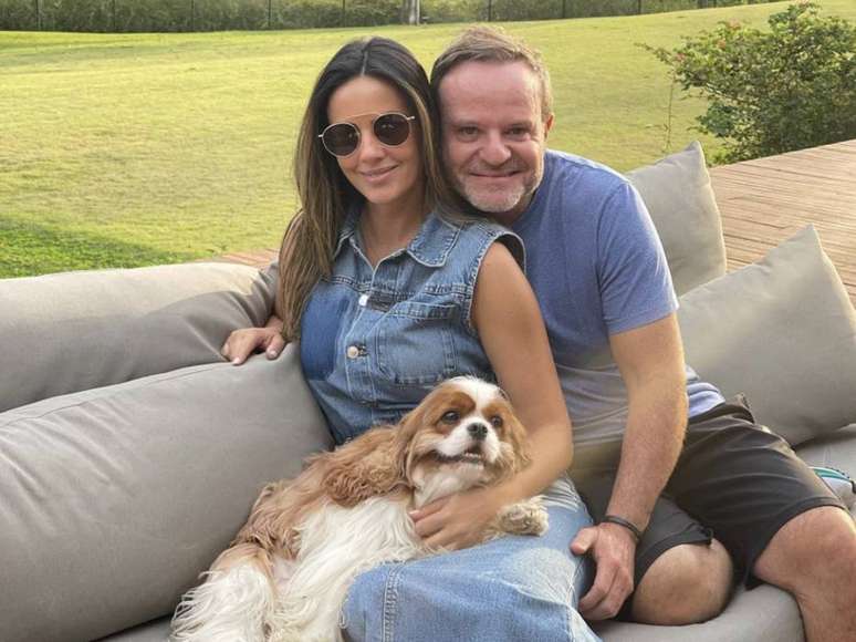 O piloto Rubens Barrichello e jornalista Paloma Tocci, que reataram relacionamento  