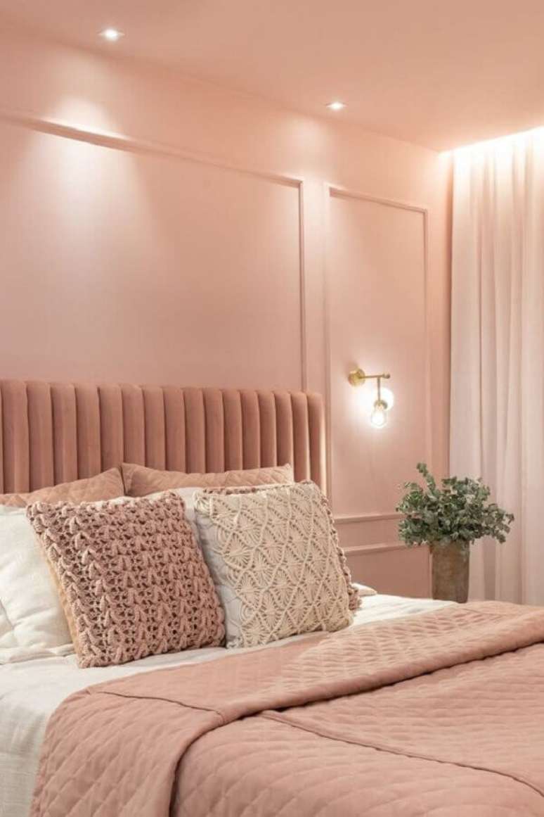 1. Cabeceira rose para decoração de quarto feminino rosa com boiserie – Foto: Lider Interiores