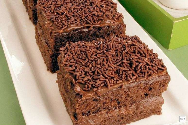 ESSE É O BOLO DE CHOCOLATE MAIS FÁCIL, DELICIOSO E MOLHADINHO 