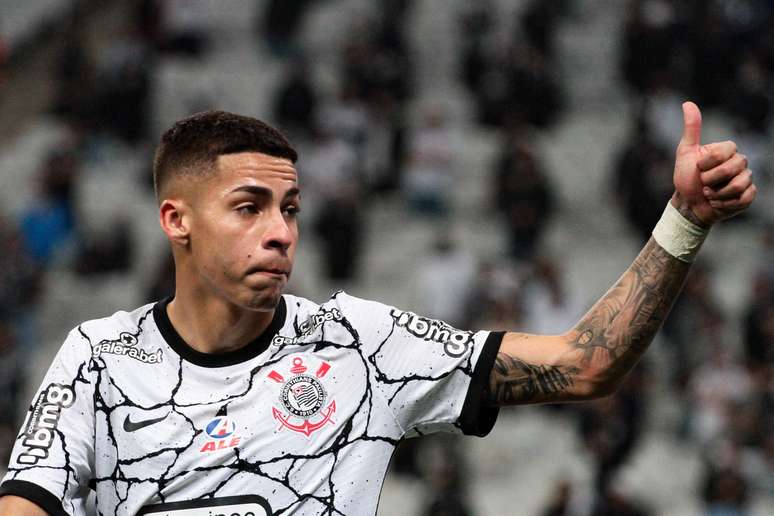 Gabriel Pereira tem recebido oportunidades com Sylvinho