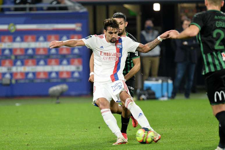 Lyon vence o Lens por 2 a 1 e se recupera no Campeonato Francês