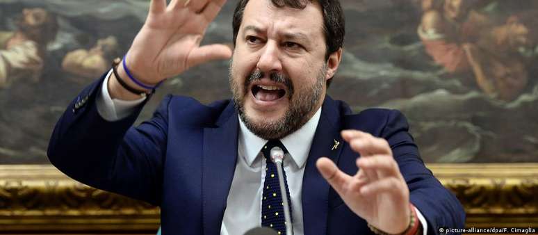 Salvini ocupou o cargo de ministro do Interior da Itália entre 2018 e 2019. No período, bloqueou navios com refugiados e aprovou medidas contra migrantes