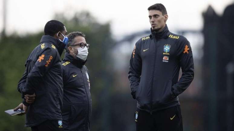 Matheus Bachi é filho de Tite e auxiliar técnico da Seleção Brasileira (Foto: Reprodução / Instagram / Lucas Figueiredo)