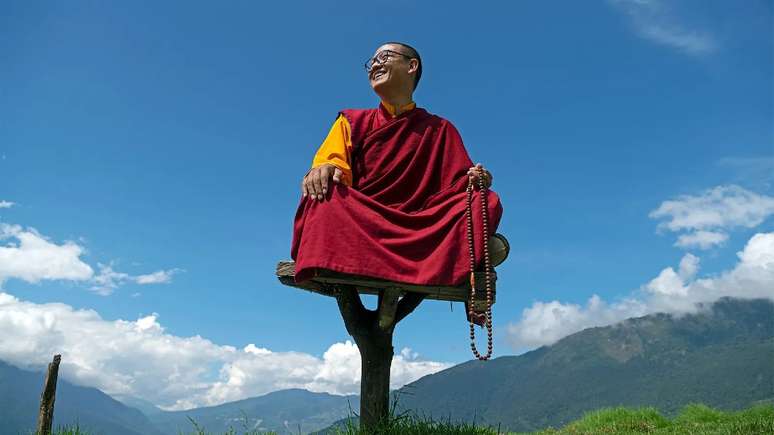 Rinpoche era um dos mestres espirituais mais jovens do Butão quando assumiu a posição em 2009