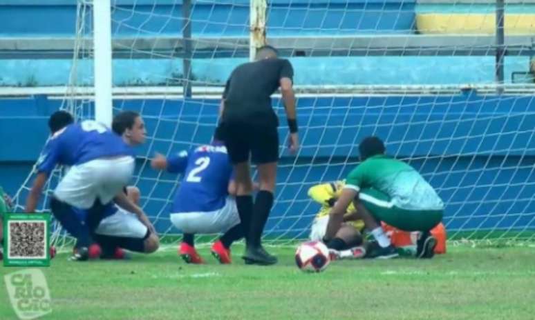 Tiroteio encerra jogo do Carioca sub-20: Times correram para se