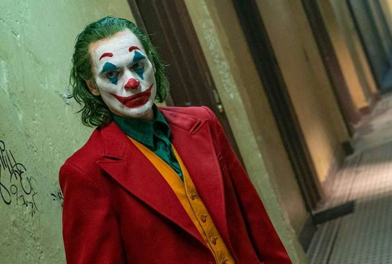 Homem fantasiado de Coringa fere 17 pessoas em Tóquio