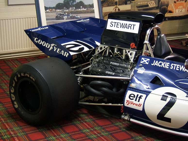 A Tyrrell 003 equipada com o motor Ford Cosworth DFV