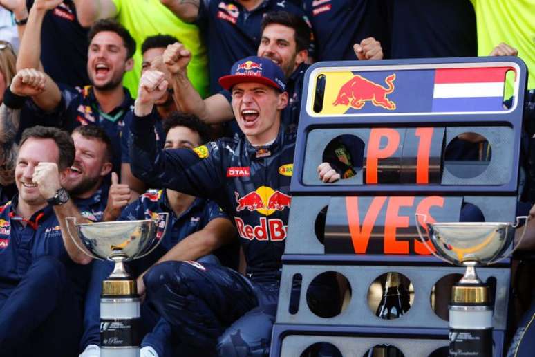 Max Verstappen ap&oacute;s vencer o GP da Espanha de 2016
